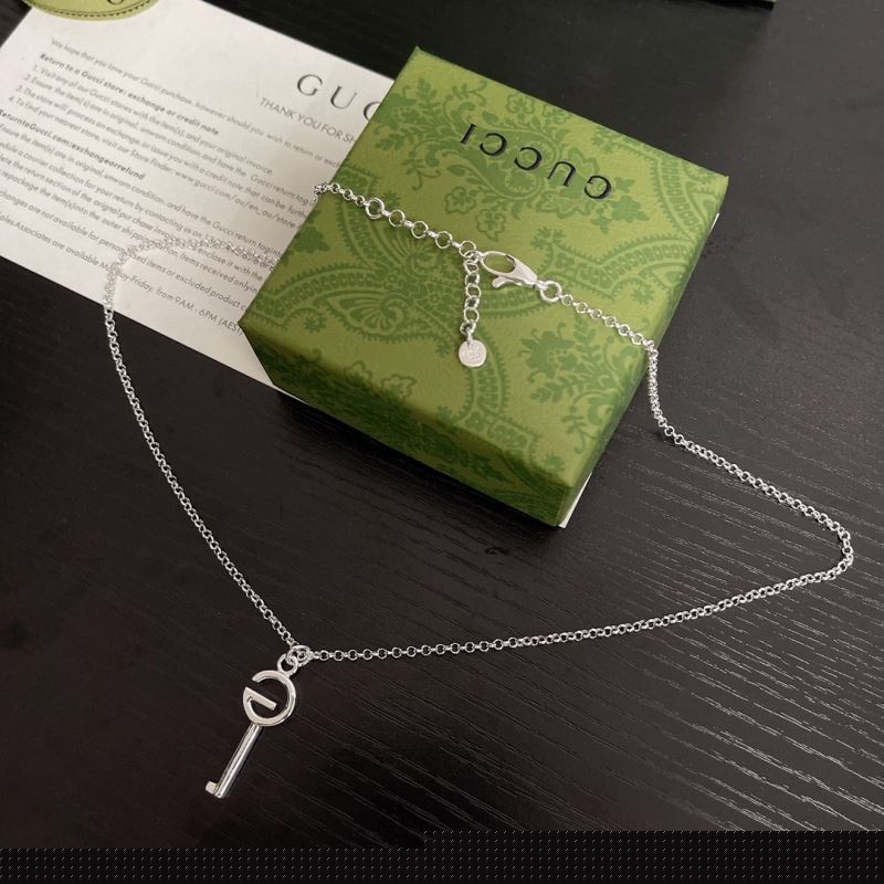 G*u*i necklaces